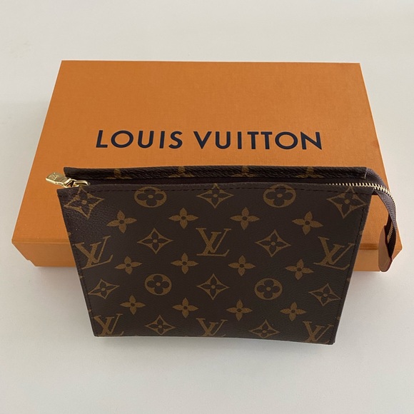 Louis Vuitton Handbags - Louis Vuitton Toiletry Pouch 19